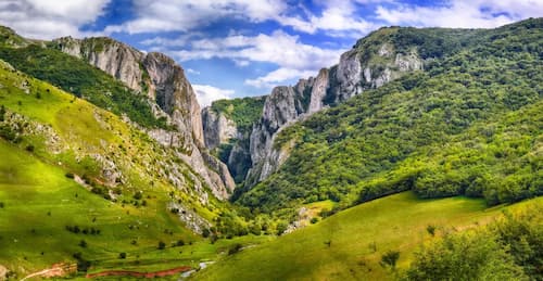 Cheile Turzii - canion spectaculos cu pereți de 300m